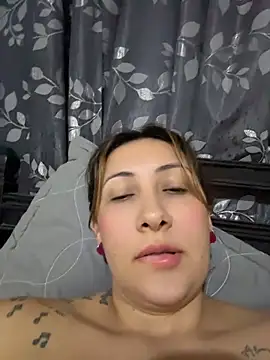 KittyObsession live cam on StripChat