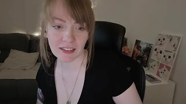 Aurora_Velvett_