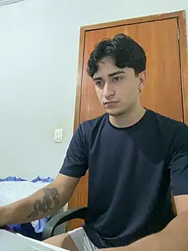 Tavinho067 live cam on StripChat