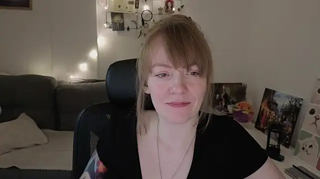 Aurora_Velvett_