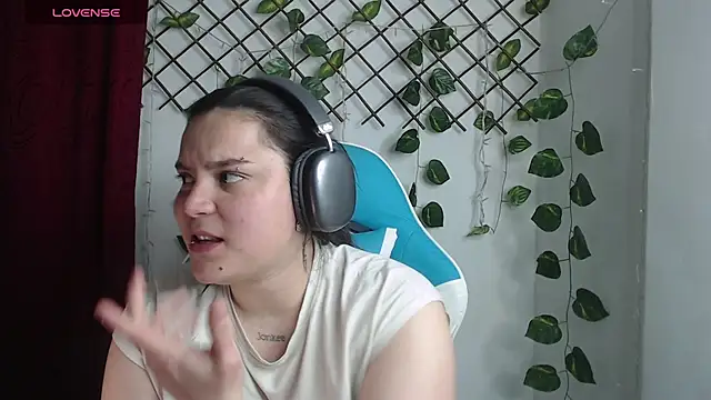 Nika_1_ live cam on StripChat