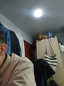 Andres_medi32 live cam on StripChat