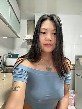 ruanruan05 live cam on StripChat