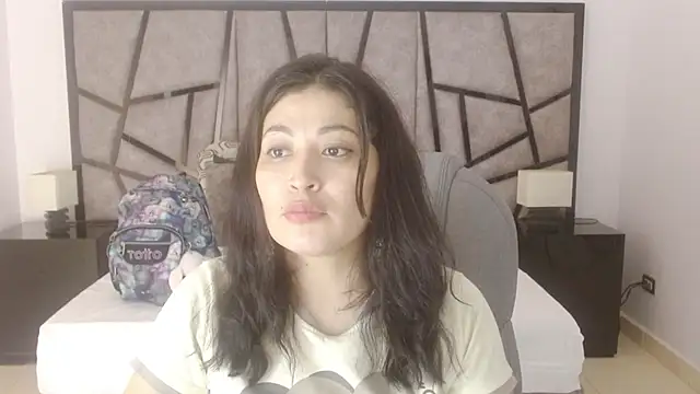 sophia_hadid live cam on StripChat