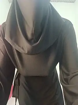 aisha-faraah live cam on StripChat