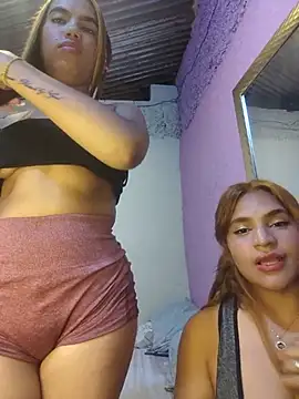 SexyFriends_ live cam on StripChat
