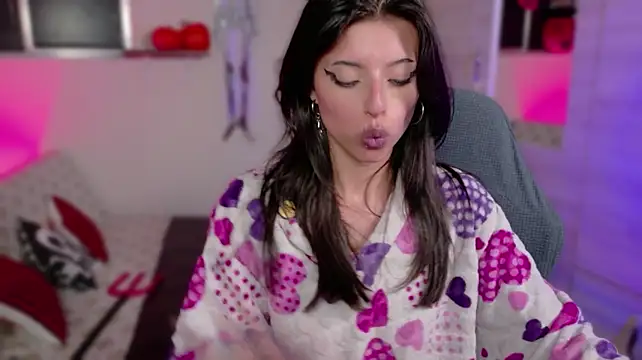 NanakoDollx live cam on StripChat