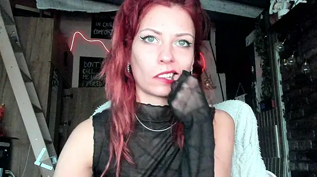 karo123421 live cam on StripChat
