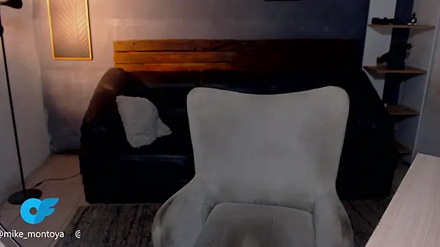 Mike_montoya01
