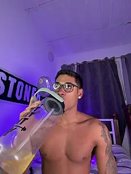 jackson_stone (M twink) - french kiss and jerk off
