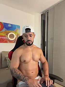 Ezzio_Scolaro on Stripchat