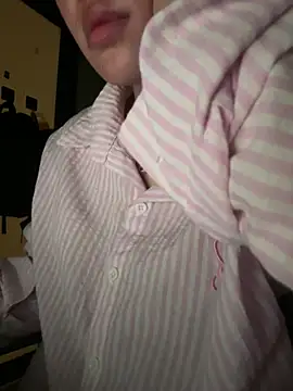 Kira_isu live cam on StripChat
