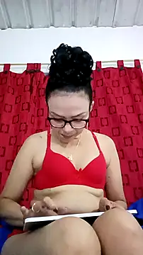 CrissDessire live cam on StripChat
