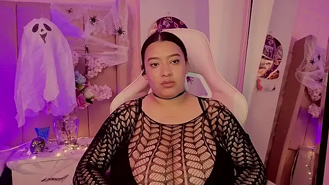 MollyBigBoobs12