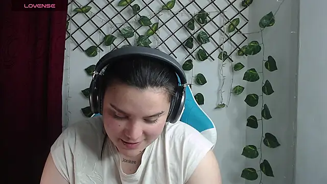 Nika_1_ live cam on StripChat