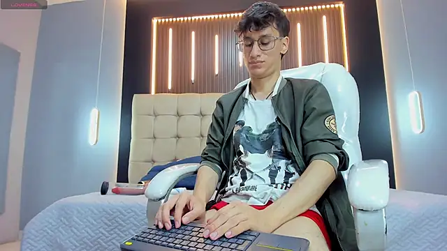 Cum_hunters on Stripchat