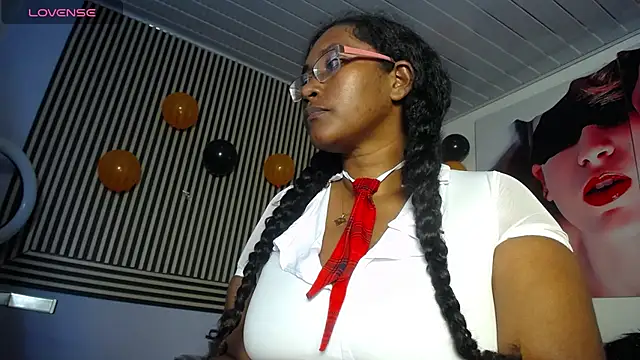 Model: bellanoir18