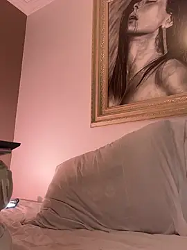 Mau_White webcam