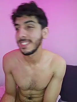 LeoyNicky98 live cam on StripChat