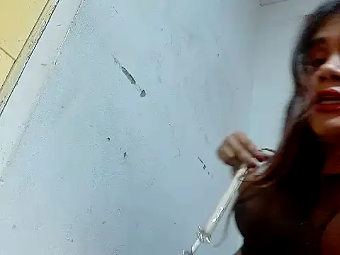 Karlitah live cam on StripChat