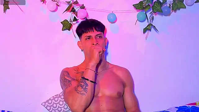 Austin_muscle live cam on StripChat