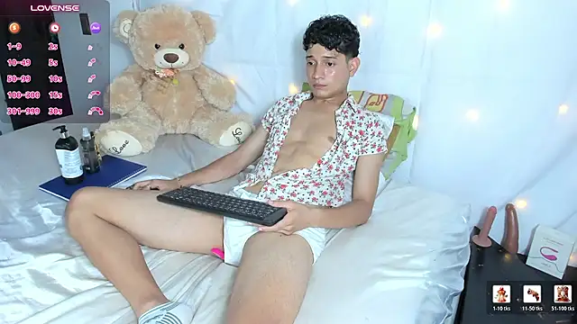 Benjamin_Buster live cam on StripChat