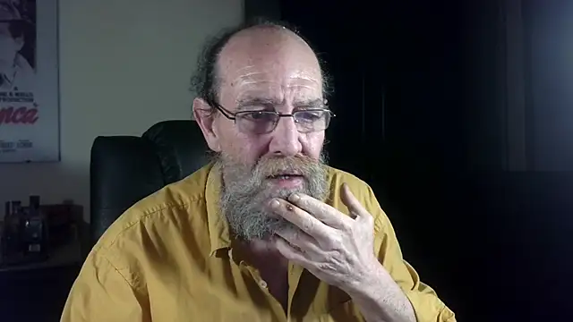Uncle_Hottie live cam on StripChat