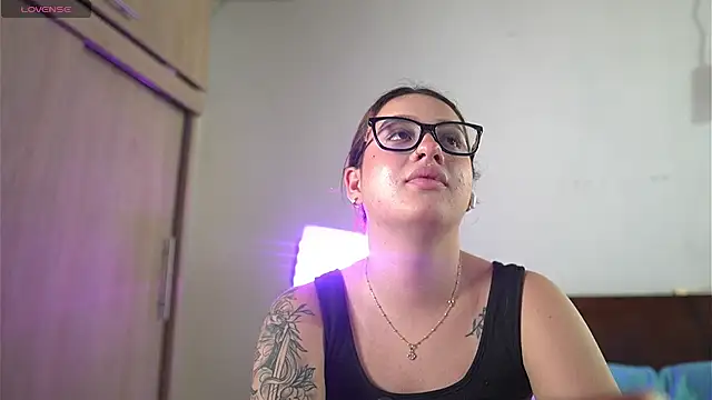 julieth_rojas_ live cam on StripChat