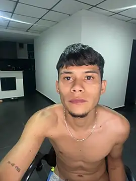 Anderrr01 live cam on StripChat