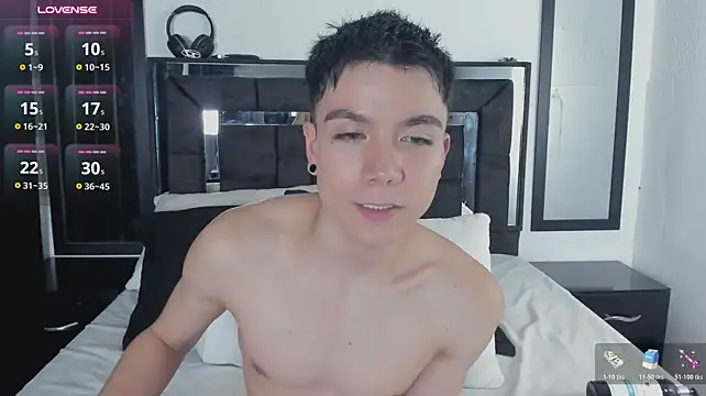 alanblack1 live cam on StripChat