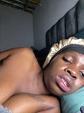 LuciousLips96 webcam