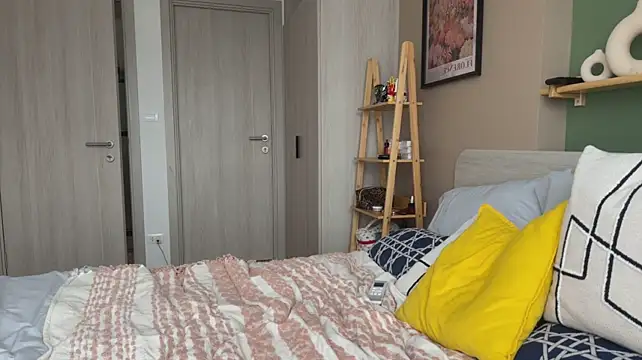 Anna_Six