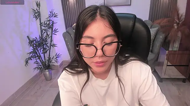 Rubi_Monroe live cam on StripChat