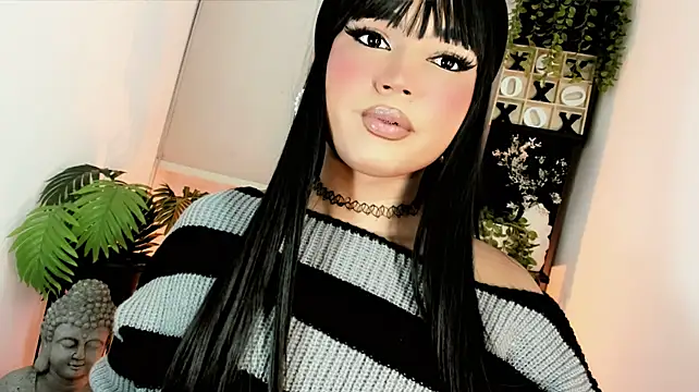 misstreslatin live cam on StripChat