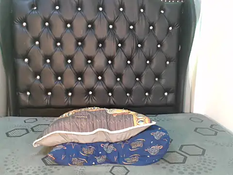 Wild_khalifa live sex cam