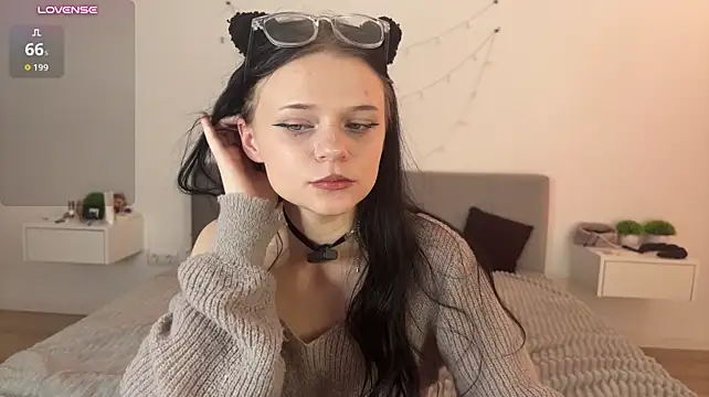 meowchaa (F teen) - chest close to camera