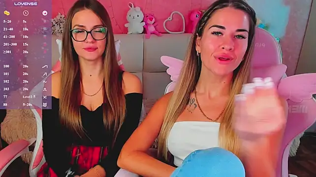 hotty_girls_here (G young) - HOT KISS