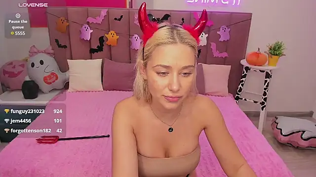 MIla_Stunning webcam