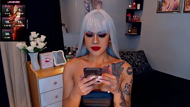 StellaStrong30 live cam on StripChat