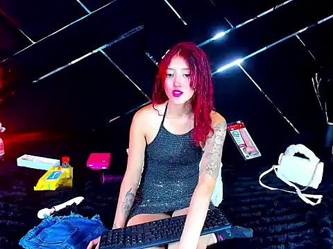Melaniefire_ webcam