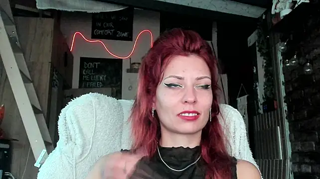 karo123421 live cam on StripChat