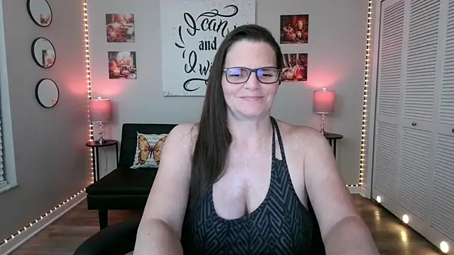 ClassySamantha live cam on StripChat