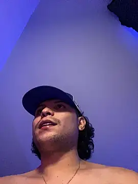 marcus_leonel live cam on StripChat