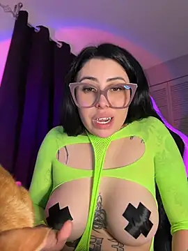 Live webcam show with Draculona-666 - Interactive Lovense toys available