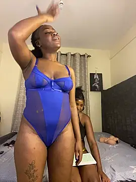 nadia_sexx (G young) - fountain squirts!!!(both girls)