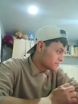 Andres_medi32 live cam on StripChat