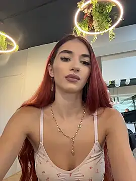 VixenRosse live cam on StripChat