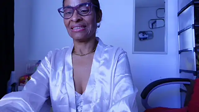 Aries_Mature live cam on StripChat