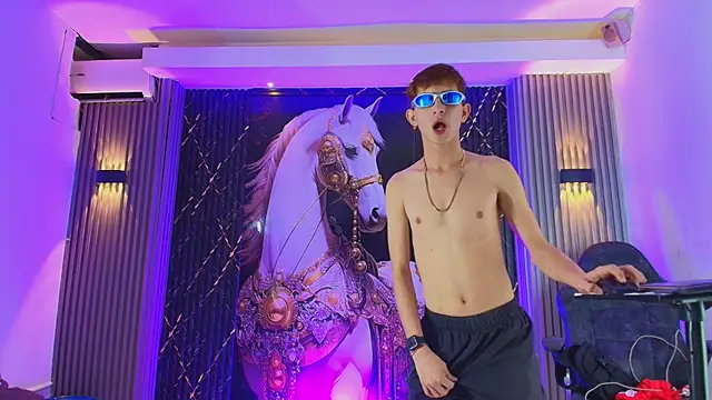 the_boy_king_ (Ask my age) - show full naked all and cock hard 🥵😈