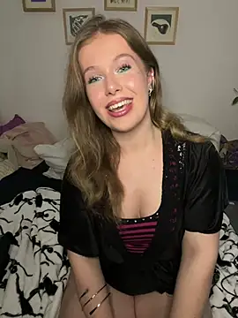 HannahMontana18 live cam preview on Stripchat